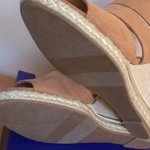 SPECIAL SALE 🎉Great Looking New  Apt. 9 Wedges Sz 10 - Picture 6 of 6